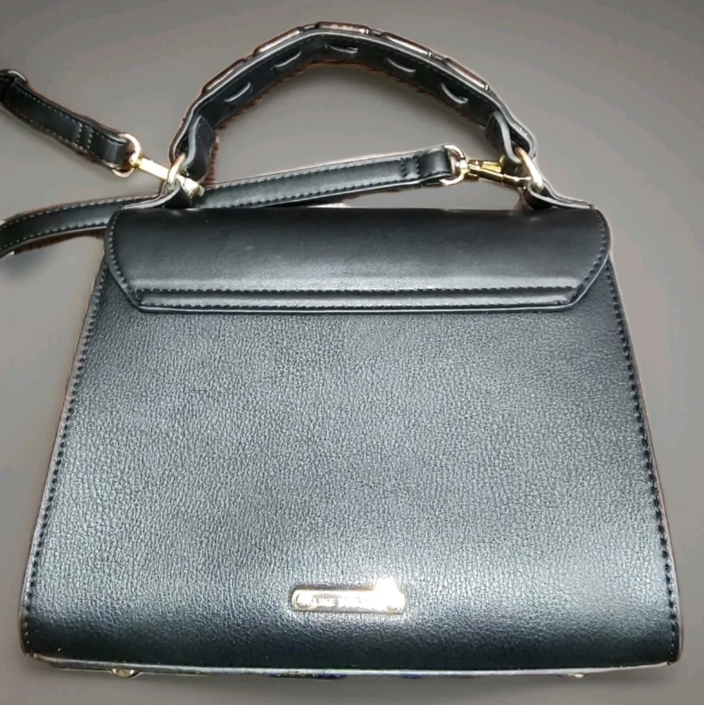 Like Dreams Adj Crossbody Strap Small Bag W/Tortoiseshell Chain Link Top Handle